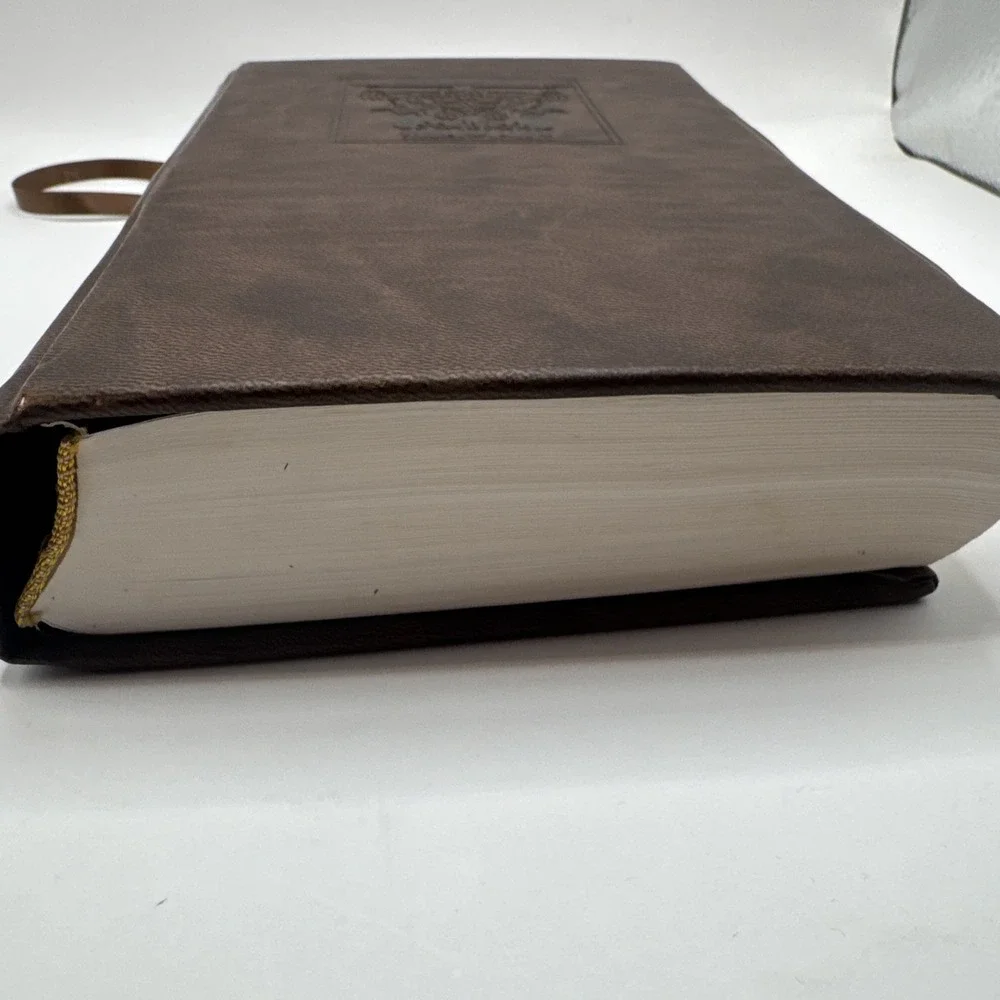 The Maxwell Leadership Bible Nelson NJKV Faux Leather Hardcover 2002